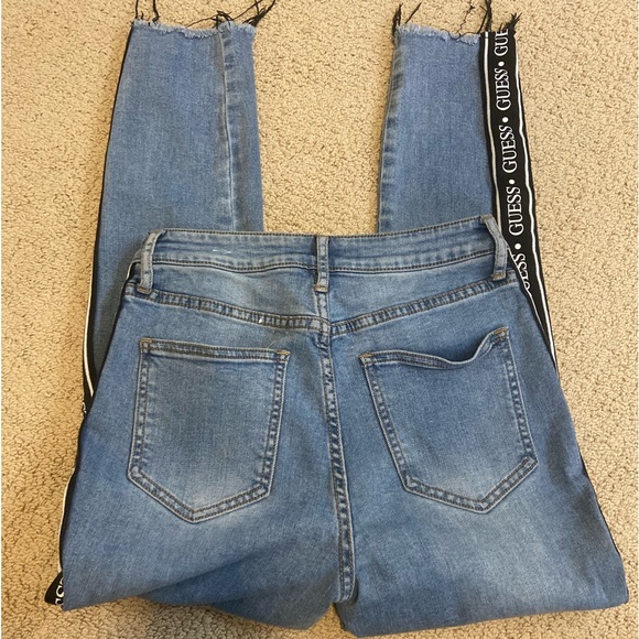 GUESS Super Stretchy Skinny Jeans - Picture 5 of 8